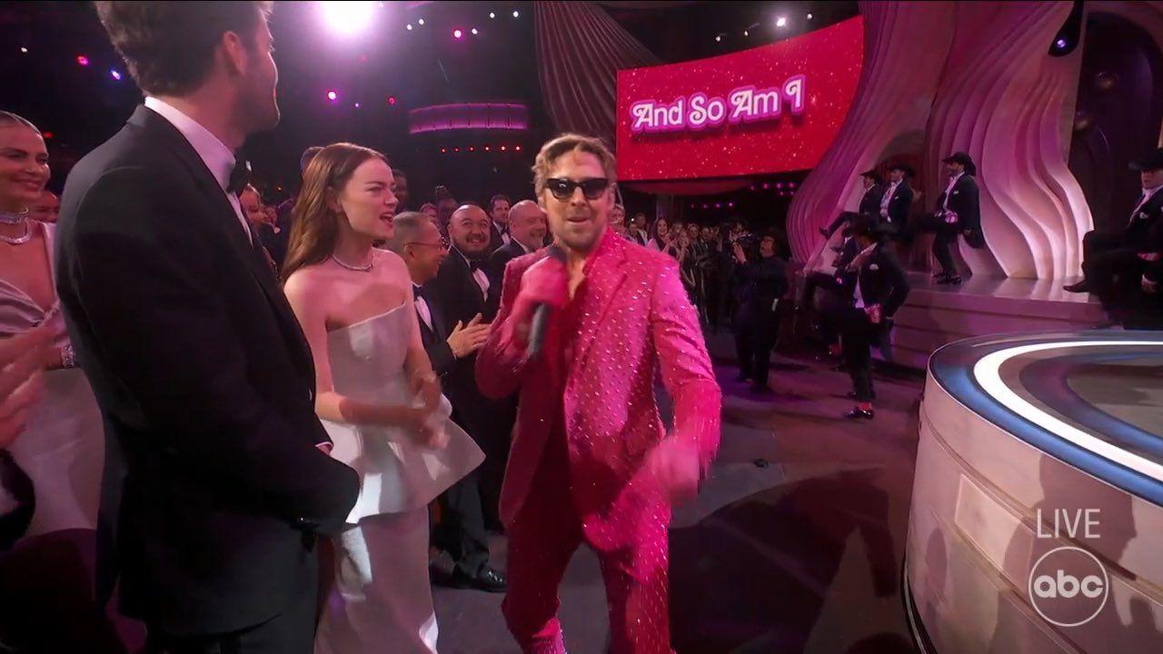 賴恩高斯寧走落台跟《星聲夢裡人》昔日拍檔愛瑪史東同框。