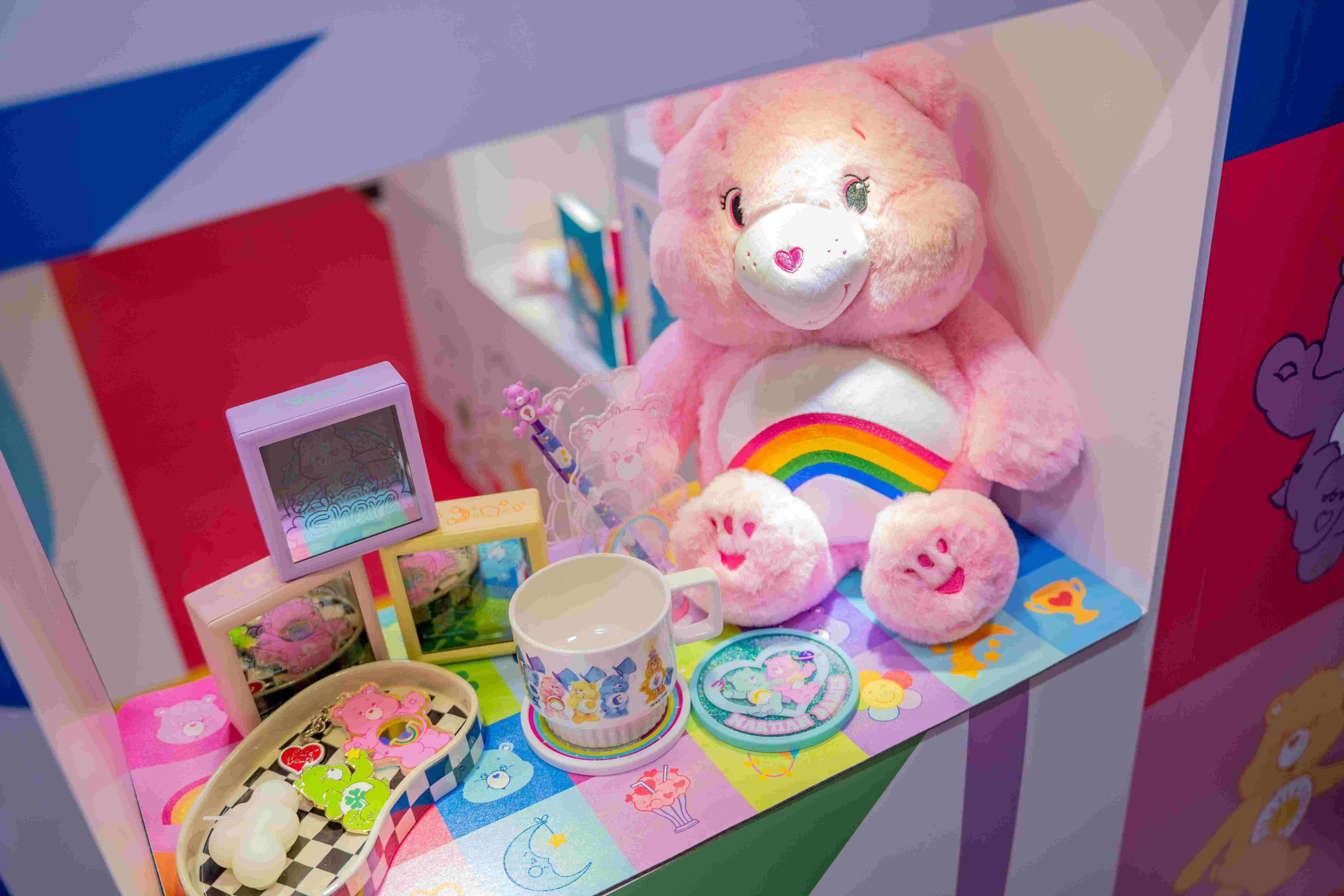 場內發售超過80款限量Care Bears週邊