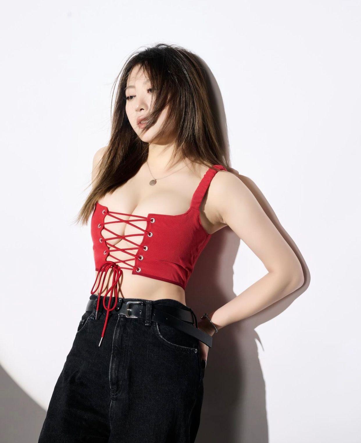 Kylie C.鄭杞瑤一向在網絡界「呼風喚乳」。