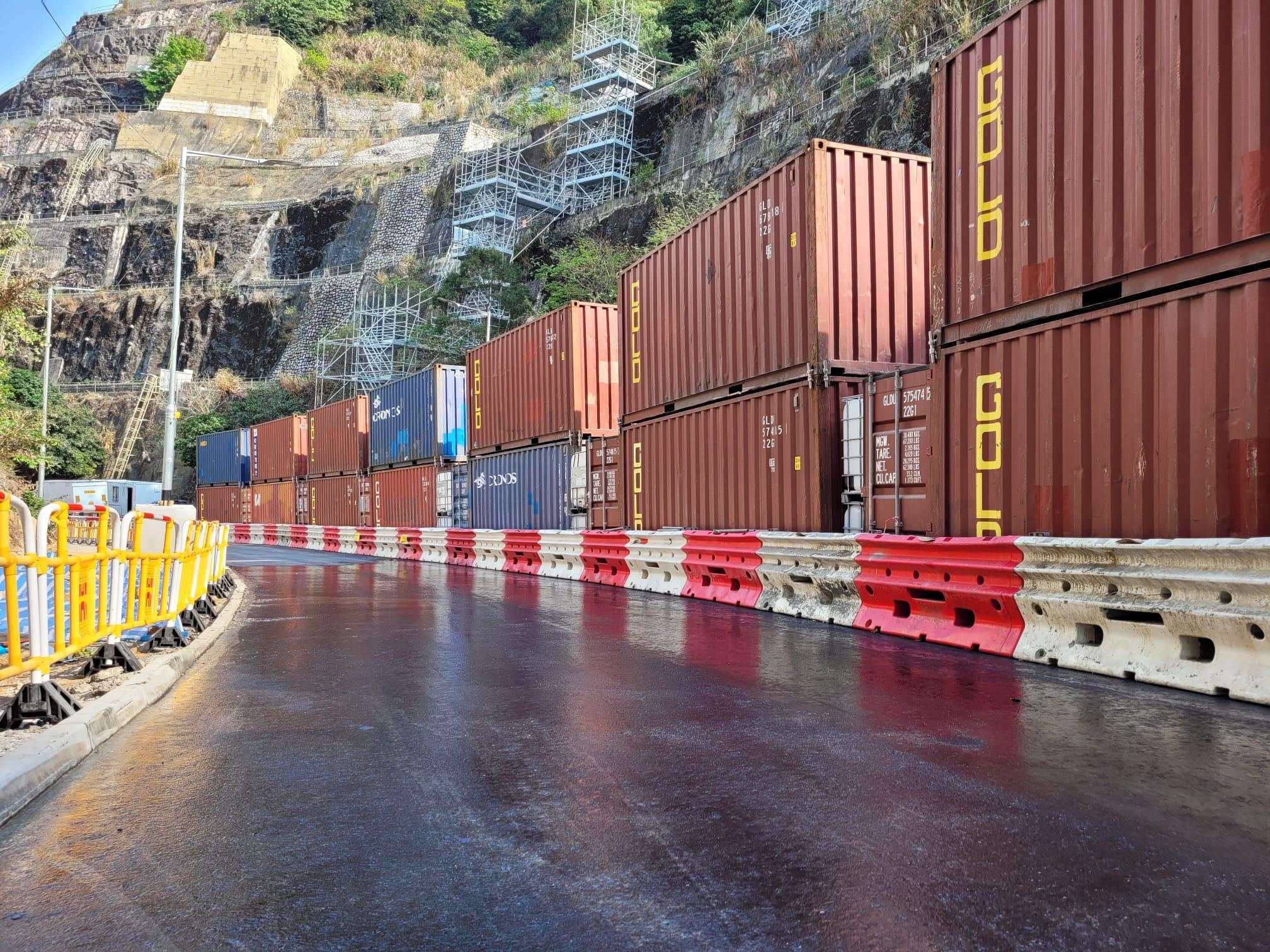 已完成路面修復工程的耀興道相關路段。(政府新聞處)