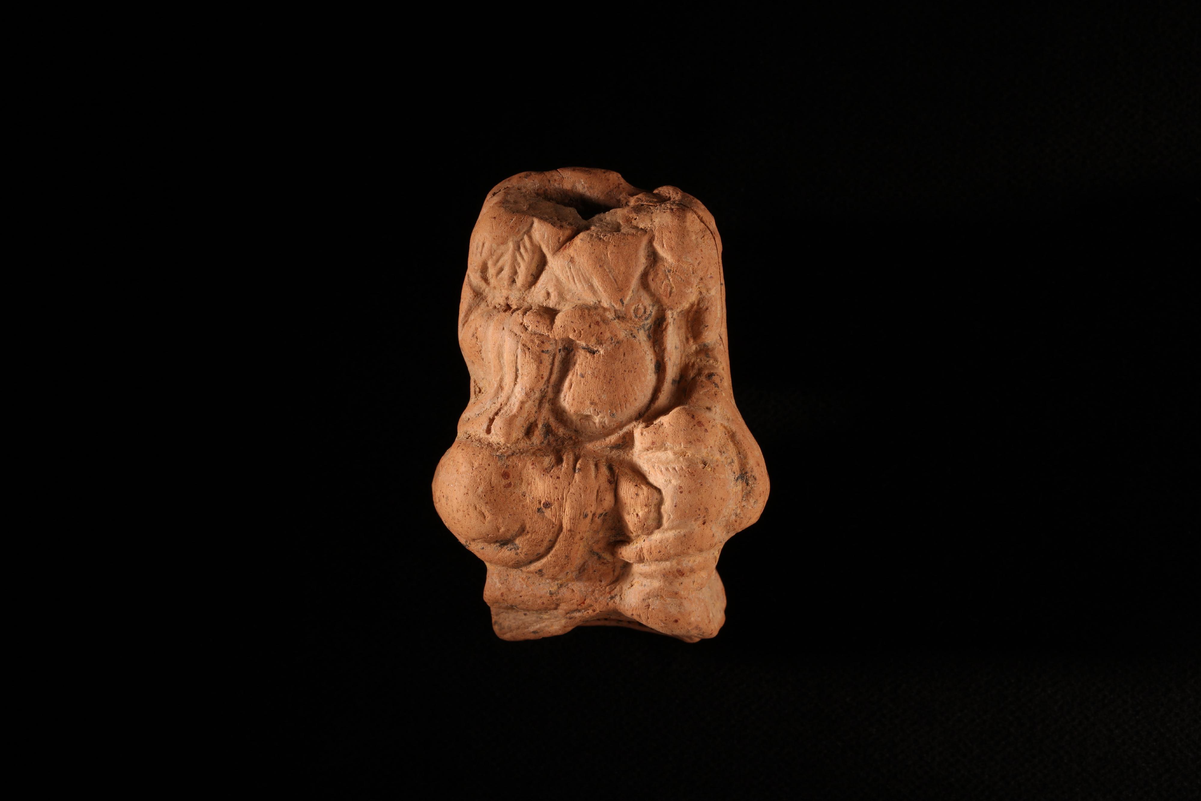 由古物古蹟辦事處策劃,設於港鐵宋皇臺站的「聖山遺粹」展覽完成更新工作,明日(三月二十二日)重開。其中一項重點展品為產自閩贛窰口的藥王像,是香港難得的考古發現。