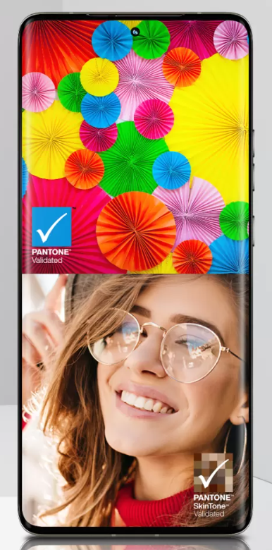 新手機|以曲面靚芒作招徠,更是全世界獲 Pantone 認證的顯示屏,確保色彩不失真。