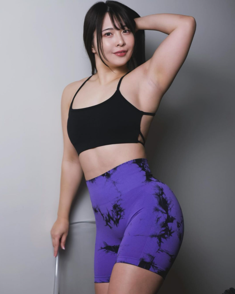 日本28歲AV女優Chanyota(本名:與田美咲),出道前曾是一名派出所員警日本28歲AV女優Chanyota(本名:與田美咲),出道前曾是一名派出所員警