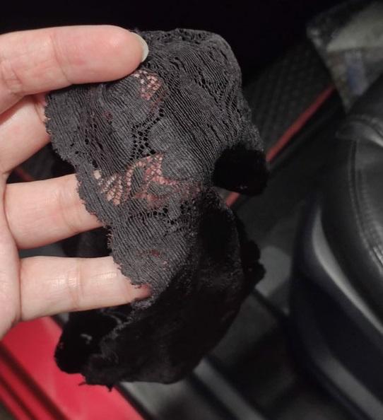 司機上傳黑色喱士內褲照片。(互聯網)