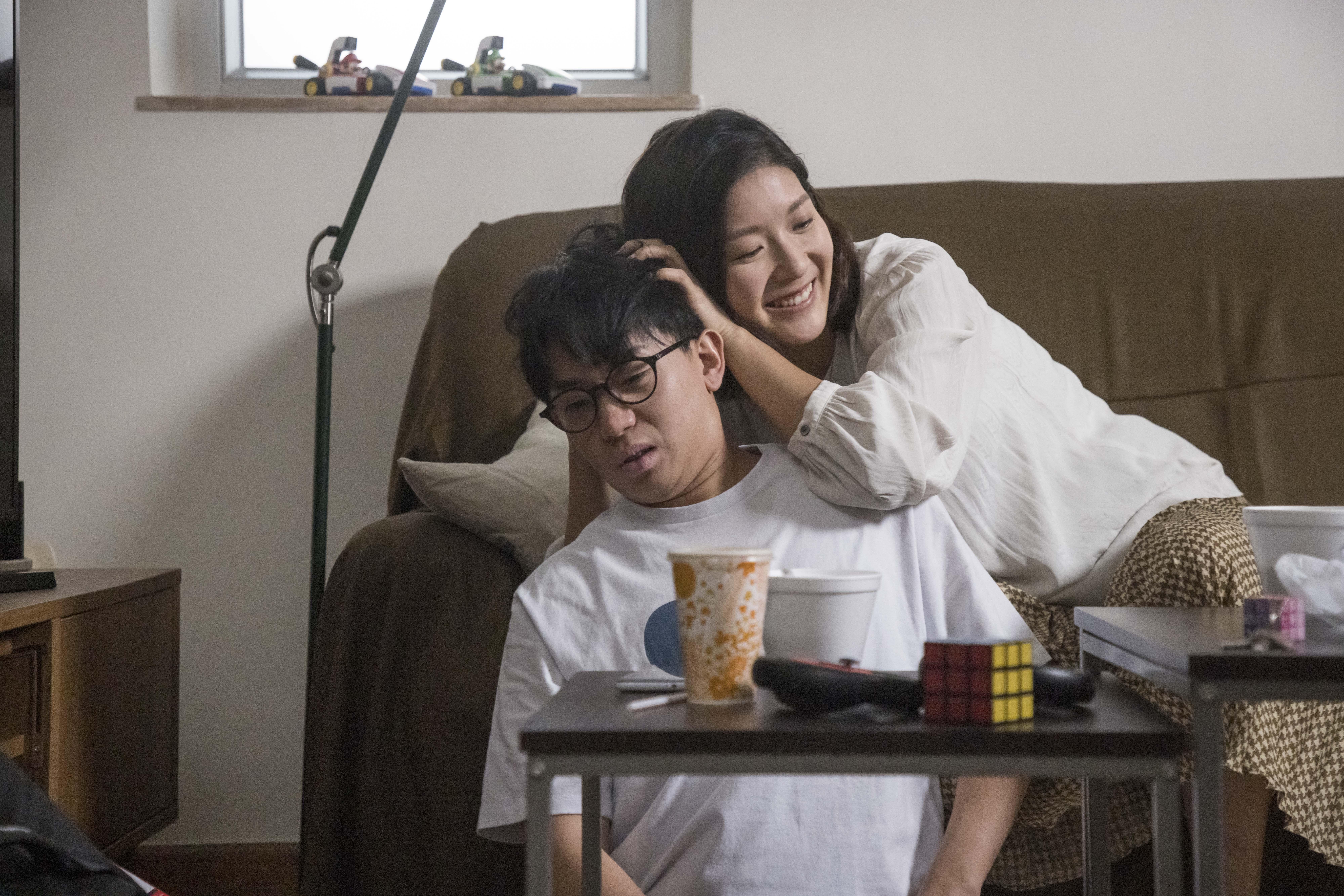 余香凝拍《緣路山旮旯》是懷有5個月身孕,身體的不適造就了最從容的演出。