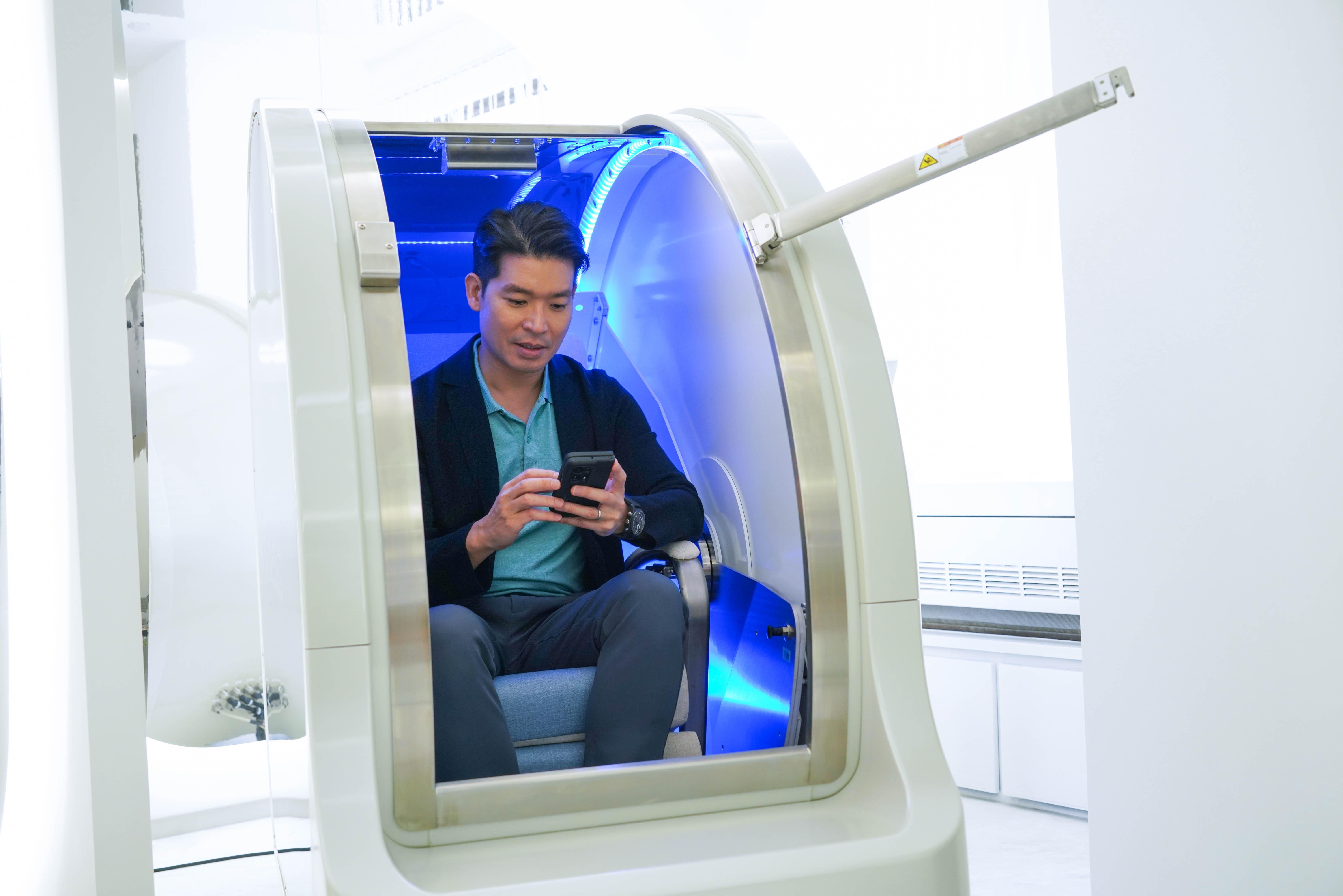 H2高壓水素氧艙提供2種艙型選擇,包括完全放鬆型(睡眠艙)及蝸牛型(商務艙)。