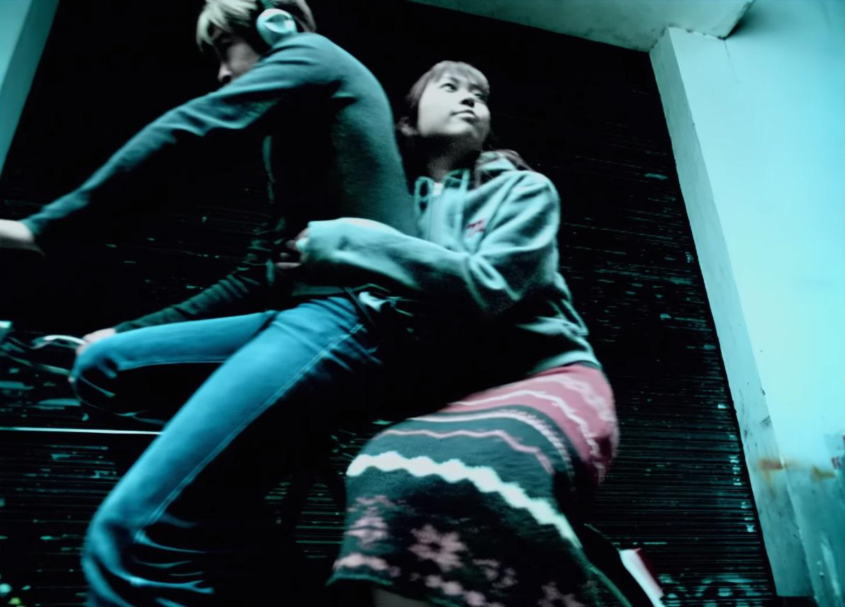 宇多田光於1999年由父親宇多田照實陪同到香港,為《Addicted To You》拍攝MV。