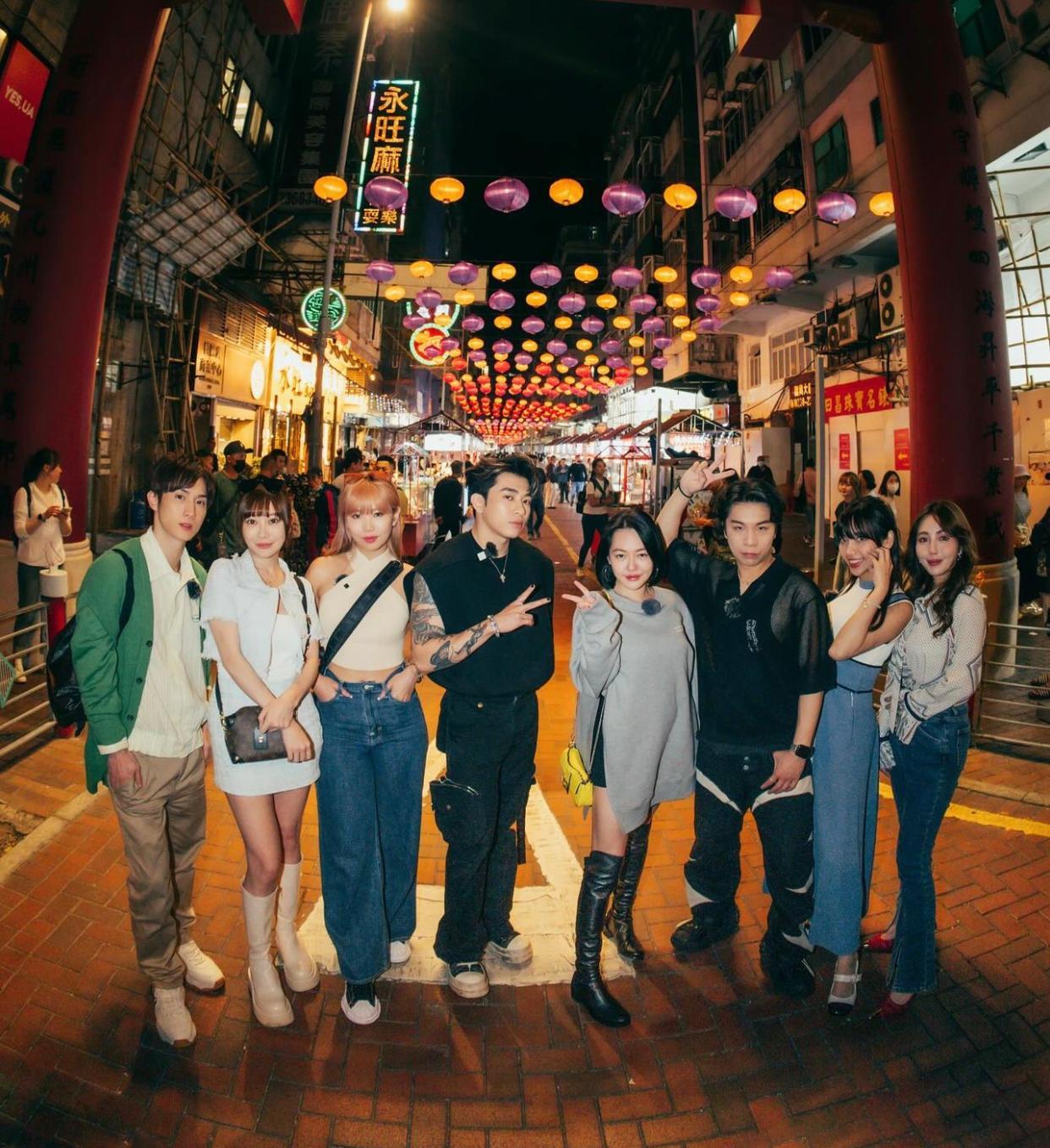 小S拉隊現身港九拍攝《小姐不熙娣》特別企劃。