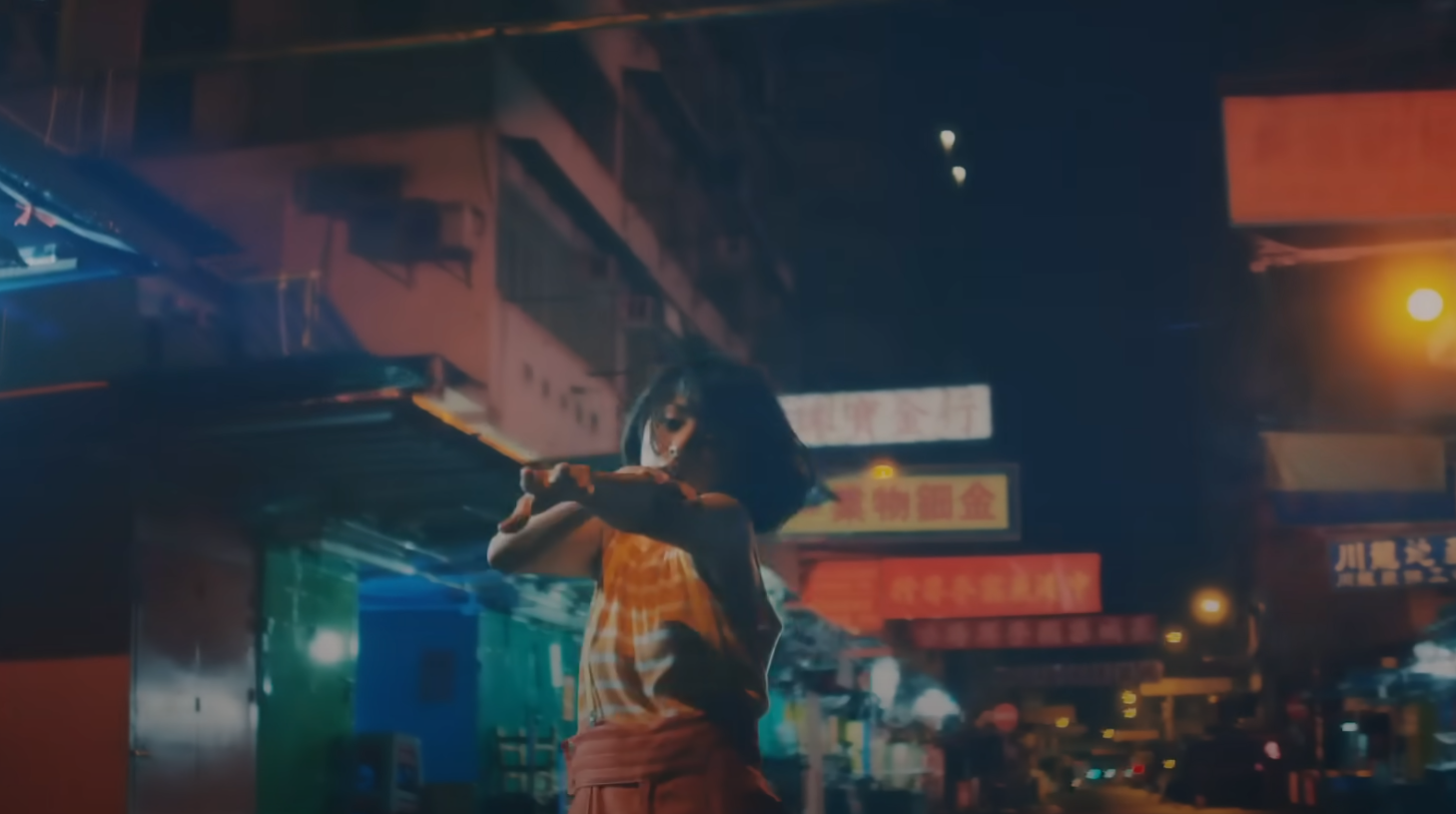 2017年滿島光曾到香港為MV取景。