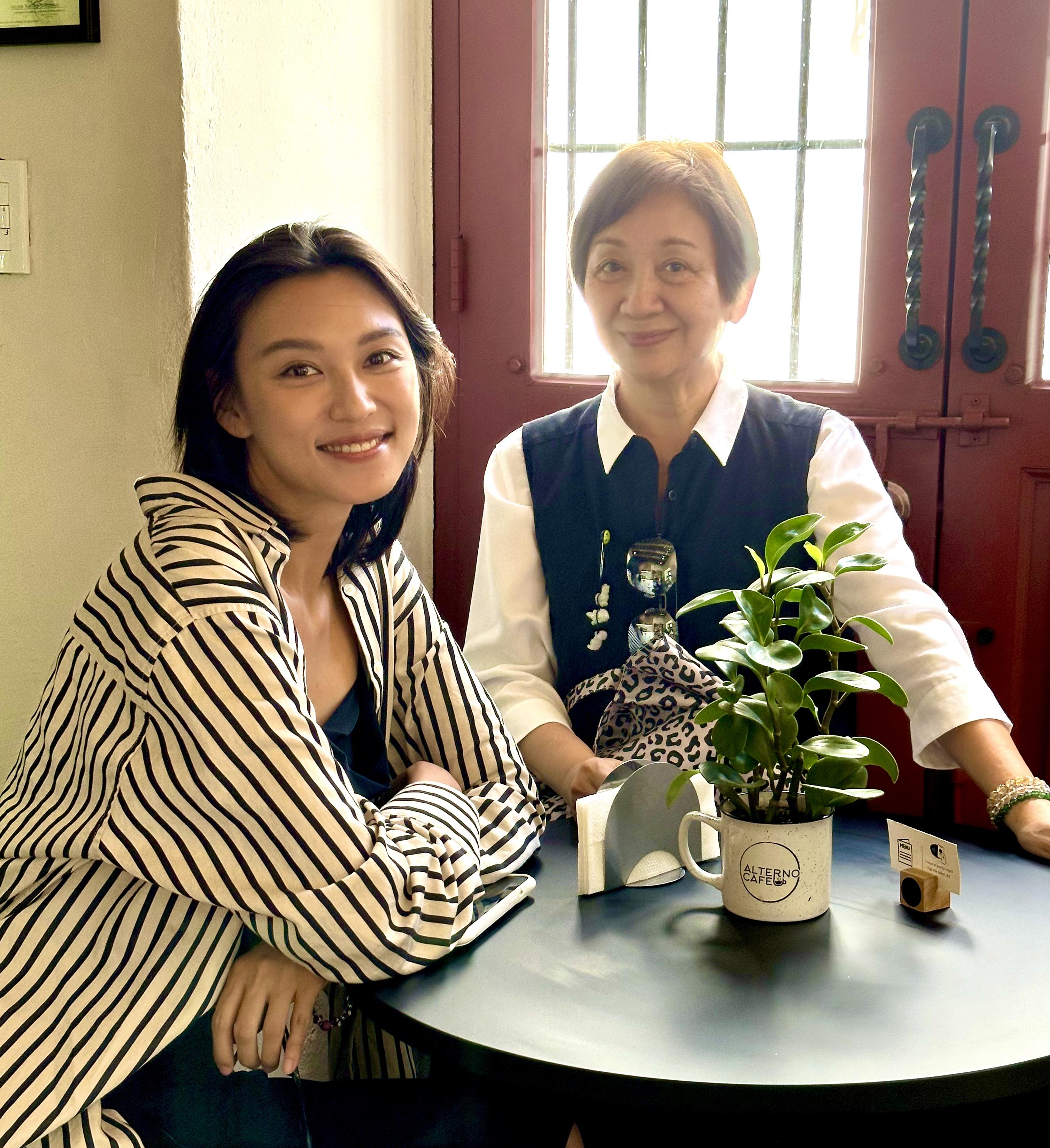 王丹妮有幸跟鮑起靜合作。