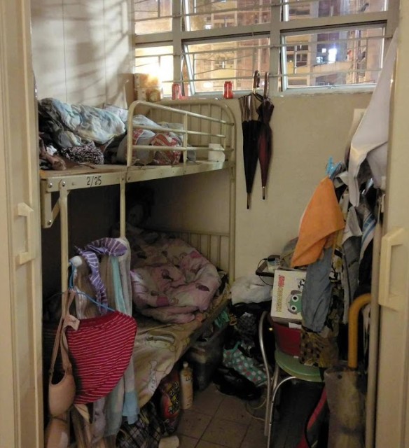 關注安置政策連線調查發現,受政府執法影響的不適切居所居民,若遇政府執法取締居所,七成不願入住中轉屋。