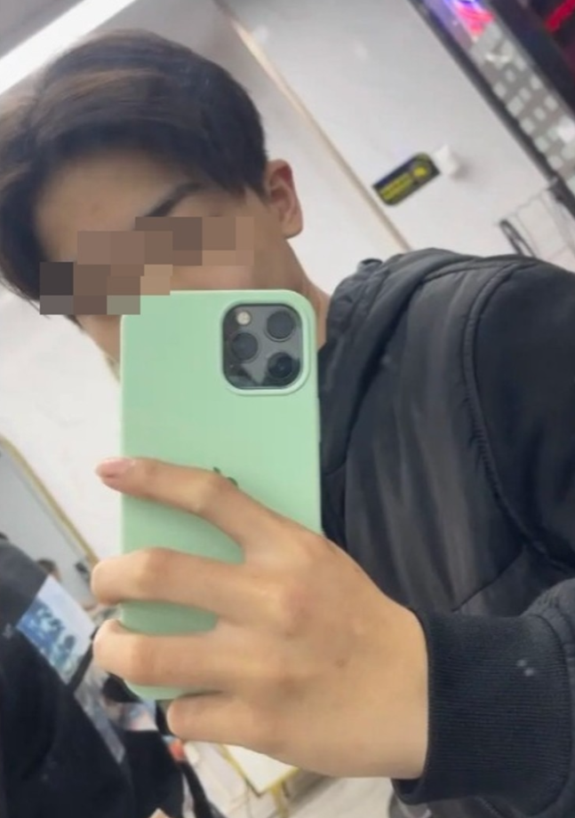 懷疑是駕駛「綿羊仔」的少年似乎未驚過,上周六晚更在社交平台轉載了相關報道回應事件,還寫下「你覺得我會怕嗎?」。他又上載該輛綿羊仔的影片,形容為「香港首台?」。該輛綿羊仔被拍攝的地點疑在村屋附近。