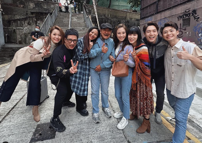 蘇韻姿不忘多謝《愛·回家之開心速遞》的熊家人。