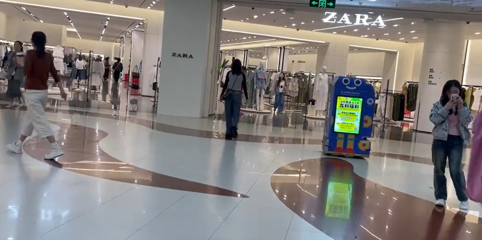 內地有網民拍片直擊ZARA門市情況。(互聯網)