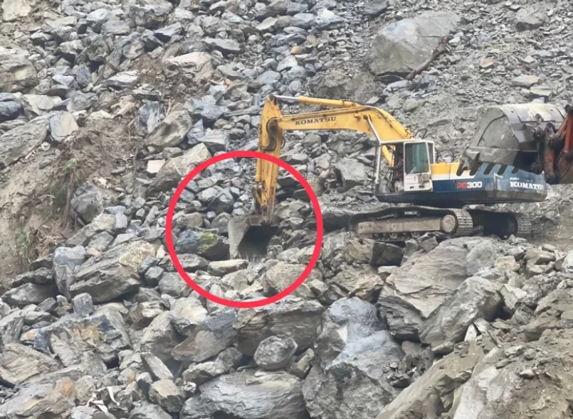 台灣花蓮地震|救援人員在紅圈位置發現第3具遺體。(互聯網)