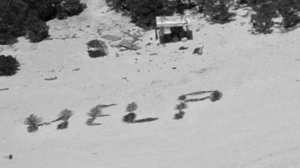 美國三名40多歲、經驗豐富的水手因船隻故障,被困在一座太平洋荒島個多星期,他們在白沙灘上用棕櫚葉拼出「救命」(HELP)字樣後,周二(9日)眼尖的被美國海岸防衛隊發現,平安獲救。