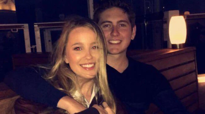 二人是青梅竹馬初戀,原定稍後結婚。(互聯網)