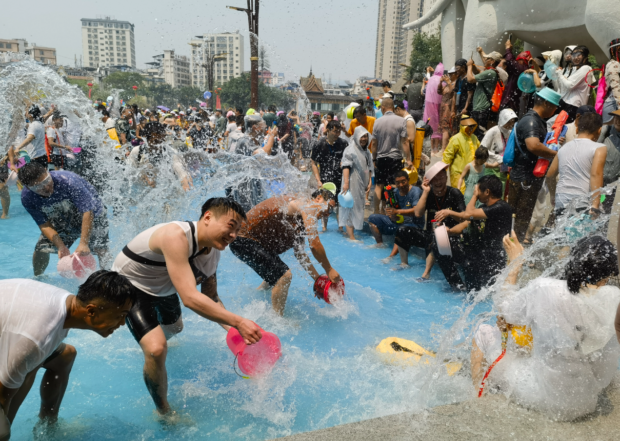 雲南潑水節(新華社)