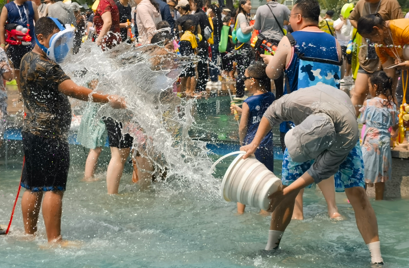 雲南潑水節(新華社)