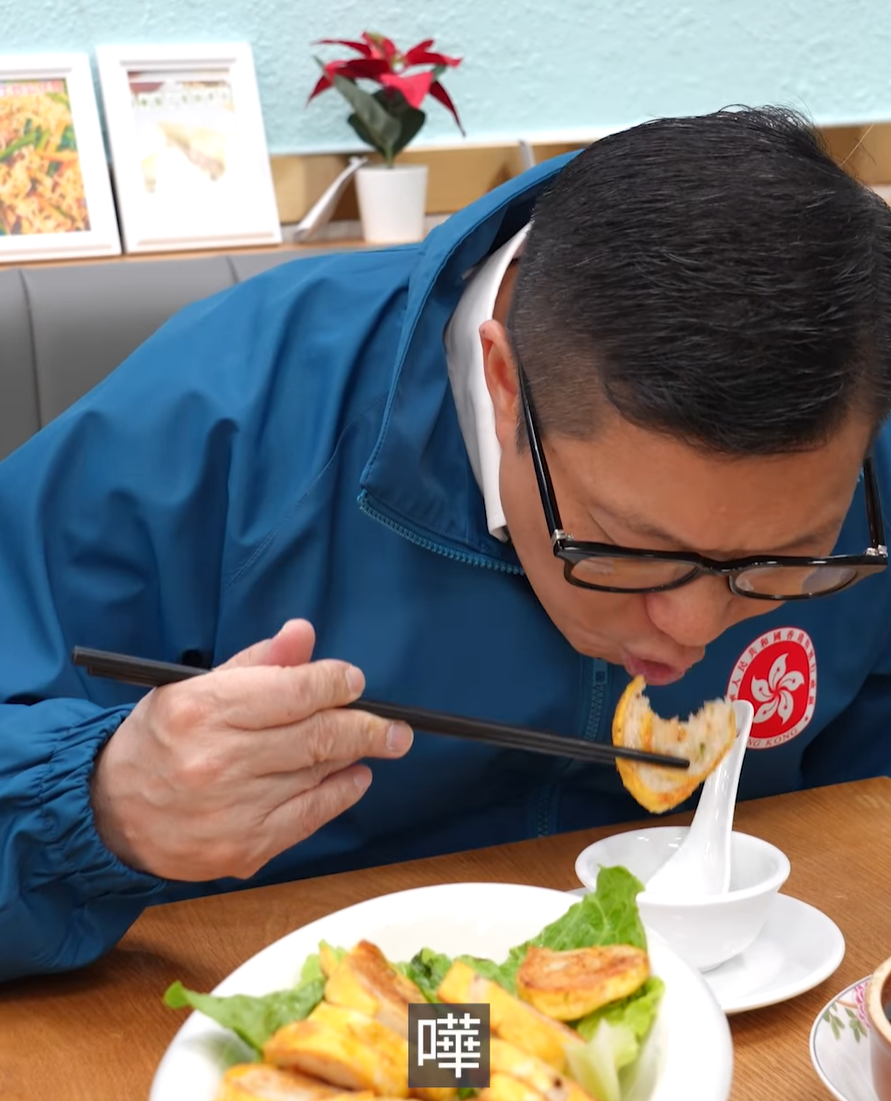 保安局局長鄧炳強在社交平台介紹另一間位於沙頭角的地道客家菜餐廳。(鄧炳強FB)