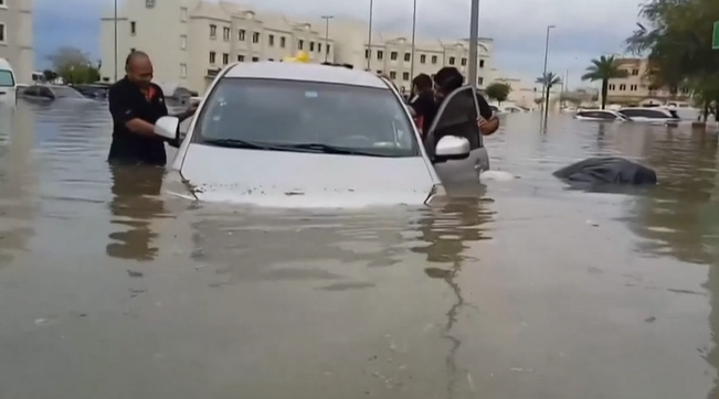 杜拜暴雨