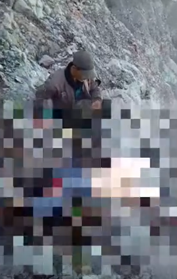 脫崖女遊客於兩小時後被尋獲,惜已傷重死亡。(互聯網)