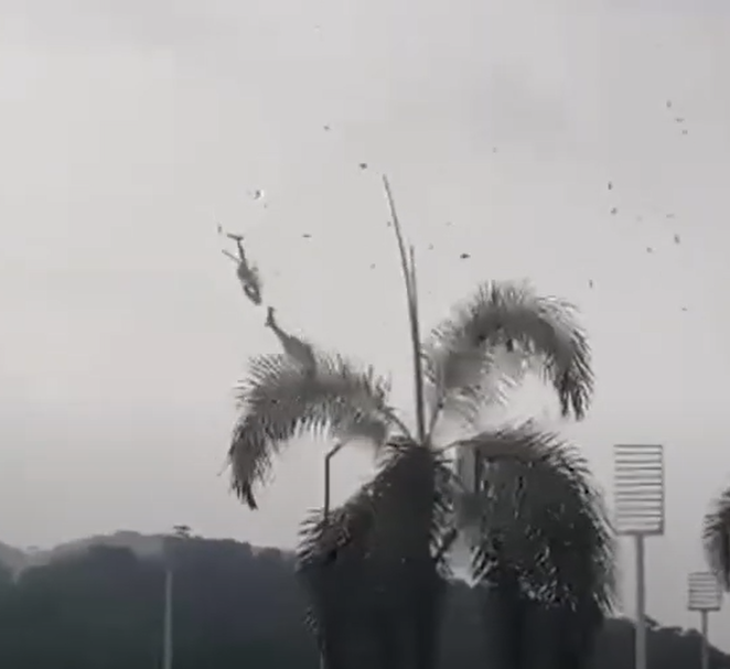兩架大馬軍方直升機在空中相撞後墜毀,導致至少10人死亡。(影片截圖)