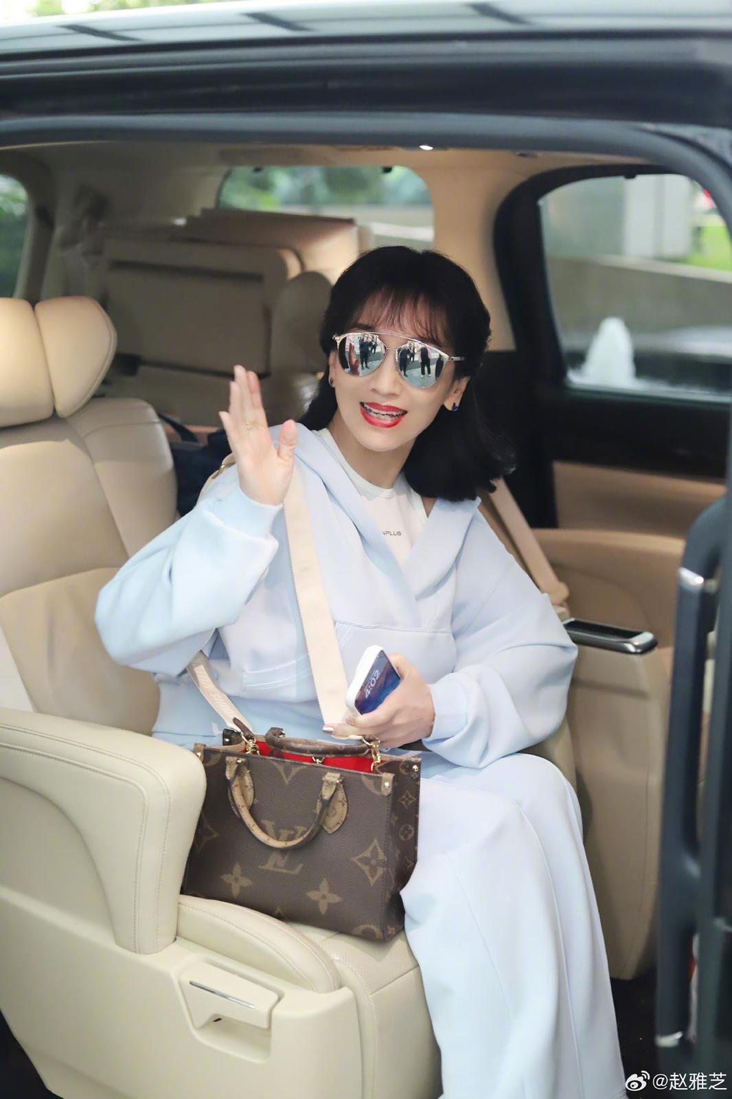 趙雅芝近日公開多張近照,以行動闢謠。