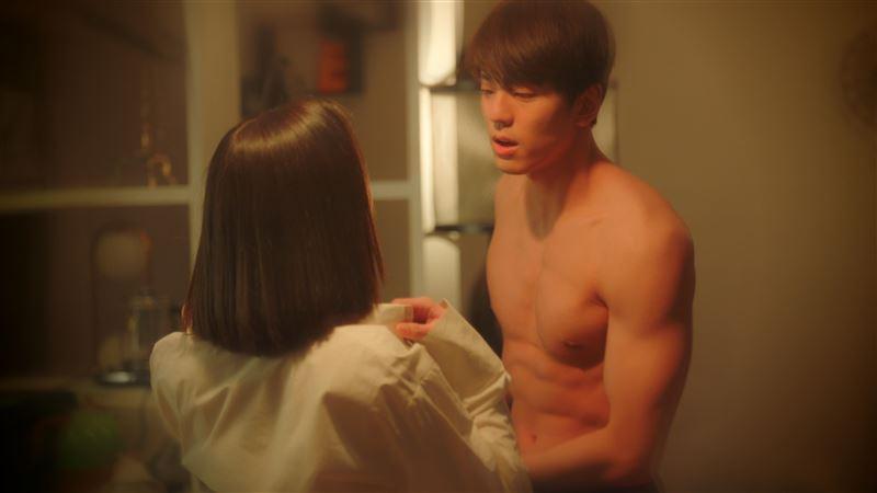 金旻奎憑《社内相親》成功爆紅。