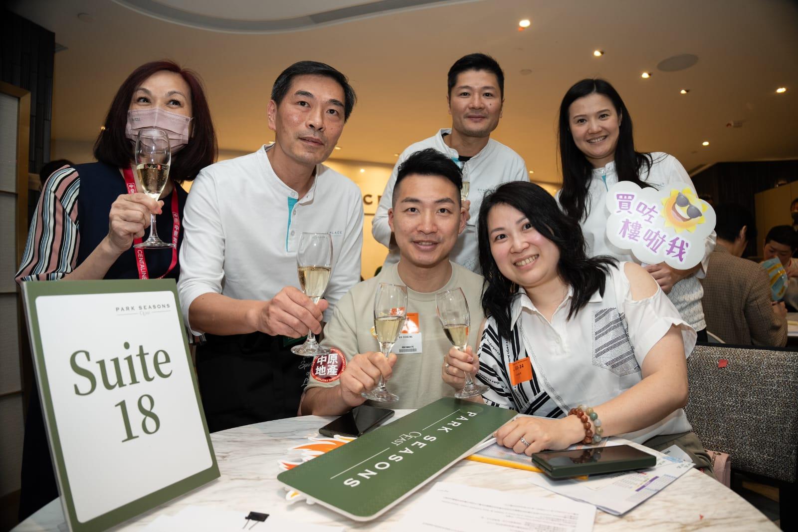 吳氏夫婦斥約620萬元購入1伙PARK SEASONS兩房開放式廚房單位作投資之用。(林靄怡攝)