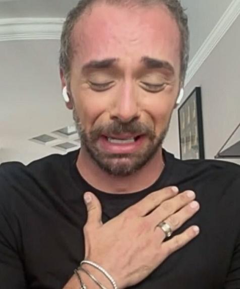 João Fantazzini憶述事件傷心欲絕。(YouTube)