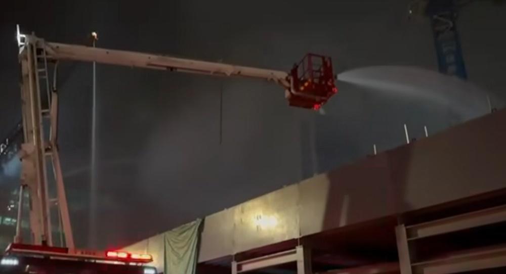 消防在事發1個多小時後將火警升為三級,到昨晚9時半再升為四級。(香港消防處@FB)