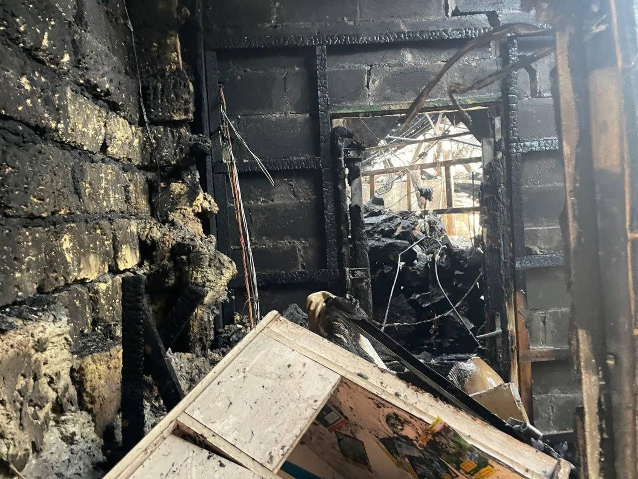 動物園工作人員表示:「這是一次巨大的災難,所有的動物都死了,超過200隻」。(X)