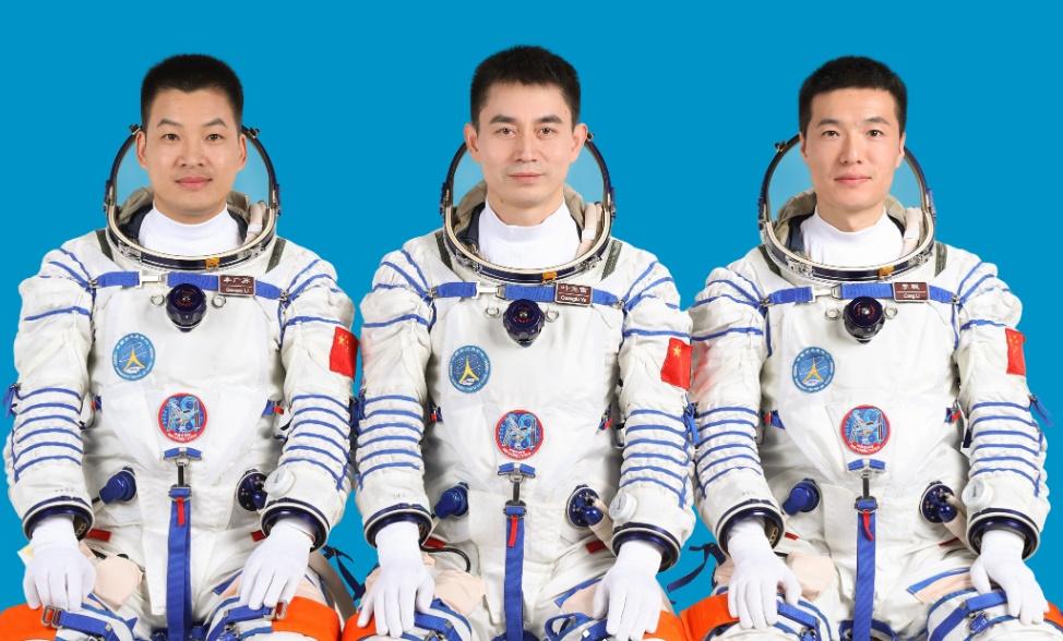 神十八航天員乘組由葉光富、李聰、李廣蘇3名航天員組成。(新華社)