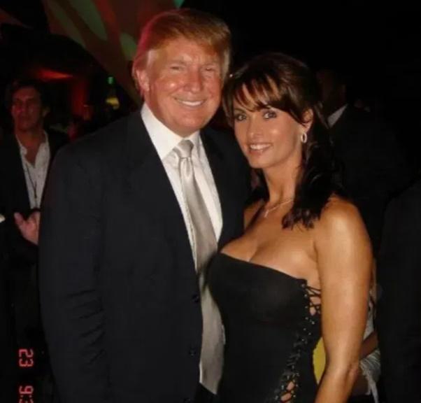 法官宣布,容許另一名聲稱與特朗普有染的成人女星麥克道格(Karen McDougal)出庭作證。(網上圖片)