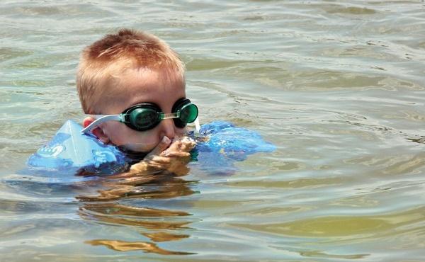 衞生部:阿米巴原蟲從鼻子進入可能會致命。(網上圖片)