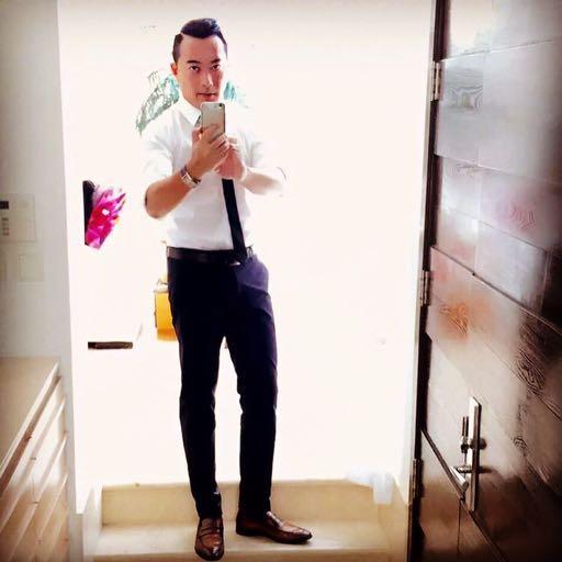 「海港Sir」活躍於社交媒體,經常自拍「Selfie」放照片在社交網站分享。(微博@海港SirHabaSir)