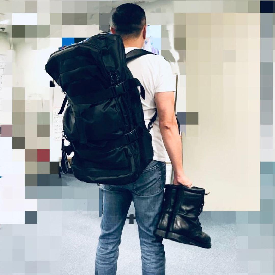 「海港Sir」活躍於社交媒體,經常自拍「Selfie」放照片在社交網站分享。(微博@海港SirHabaSir)