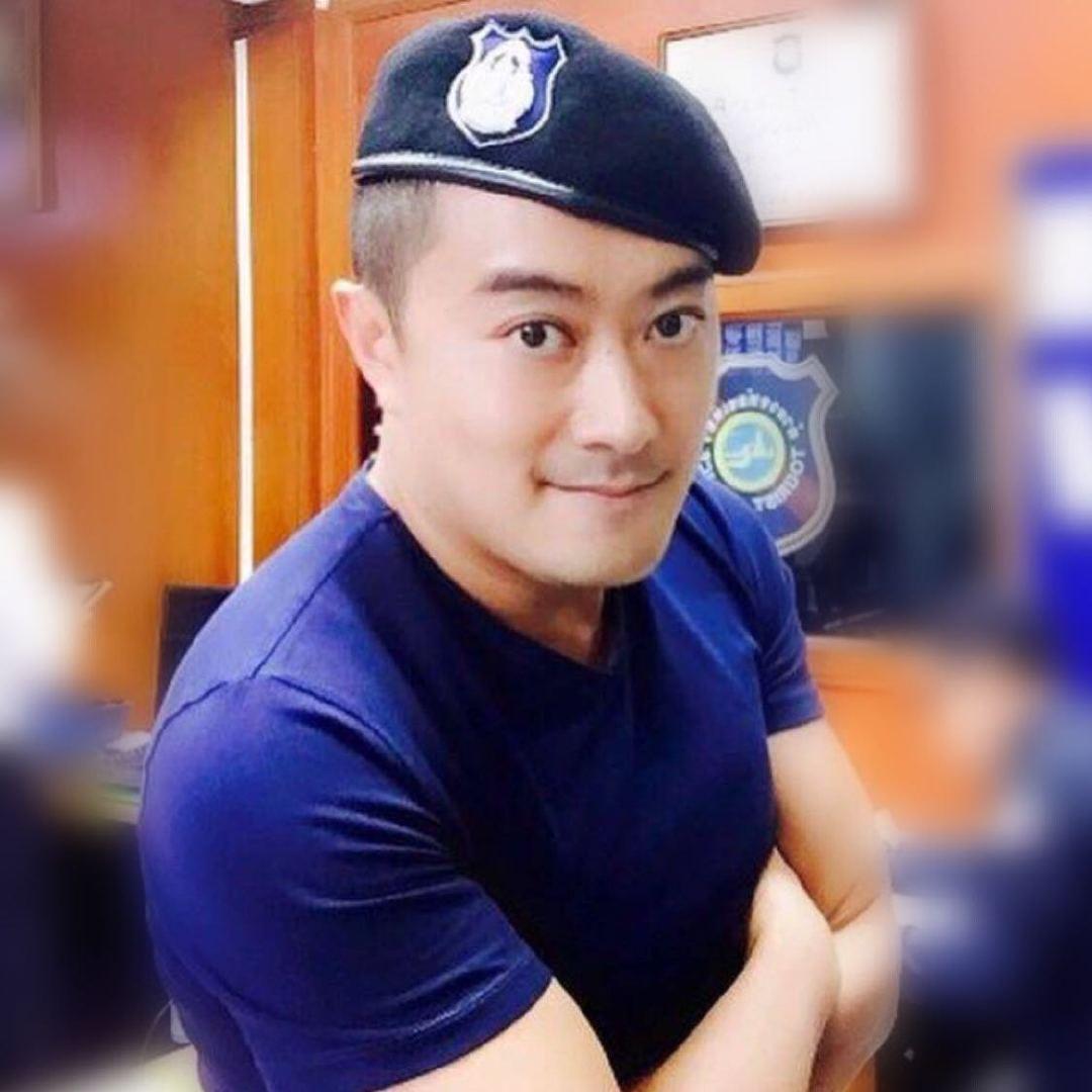 「海港Sir」活躍於社交媒體,經常自拍「Selfie」放照片在社交網站分享。(微博@海港SirHabaSir)