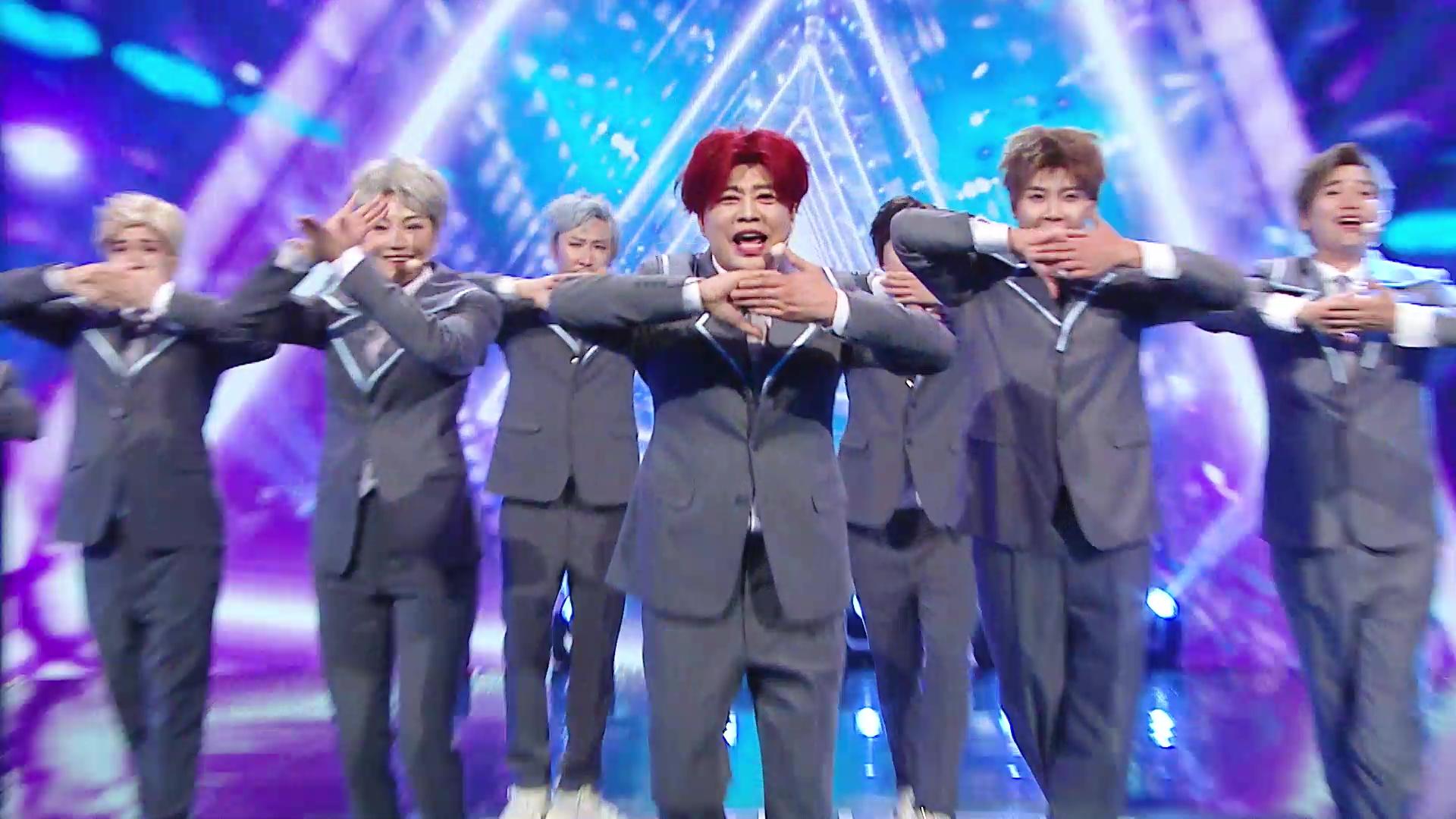 阮兆祥領軍組九人男團「Kowloon」惡搞LOONG 9。