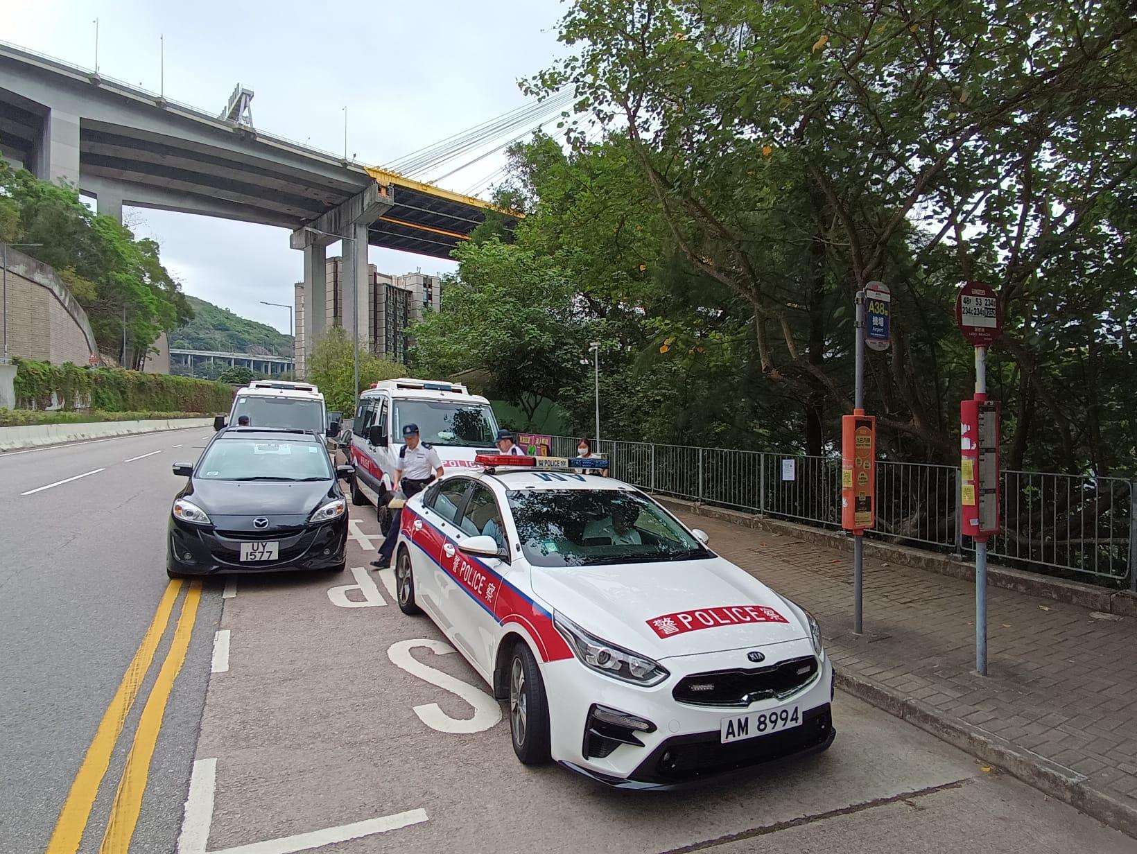 汀九麗都灣泳灘現可卡因,警方封鎖現場調查。