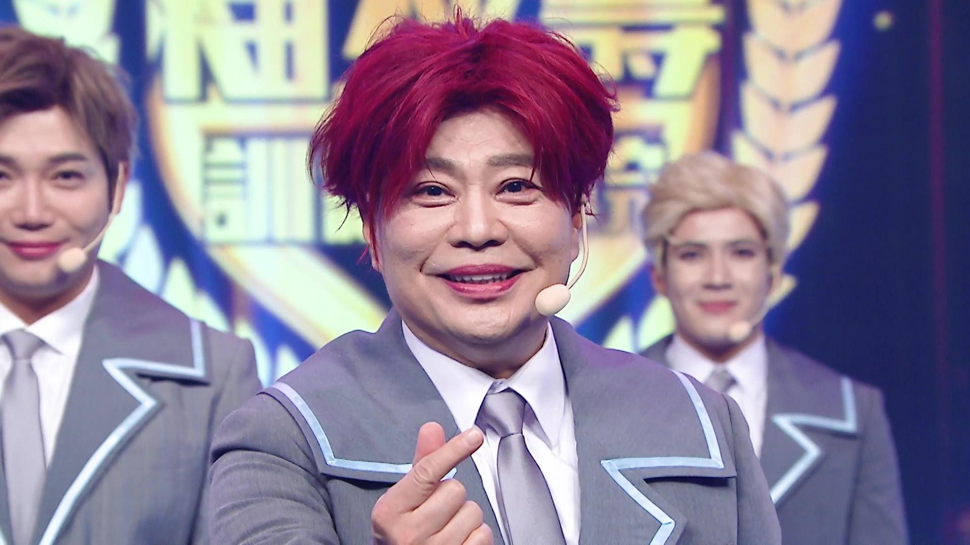 阮兆祥領軍組九人男團「Kowloon」惡搞LOONG 9。