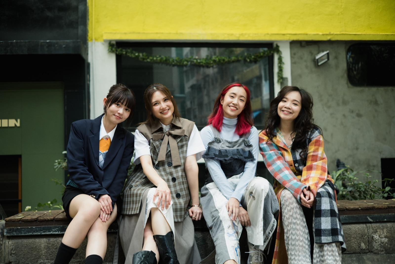 《黃言》MV出現了三個女生,她們在最普通的生活日常中為自己打氣。