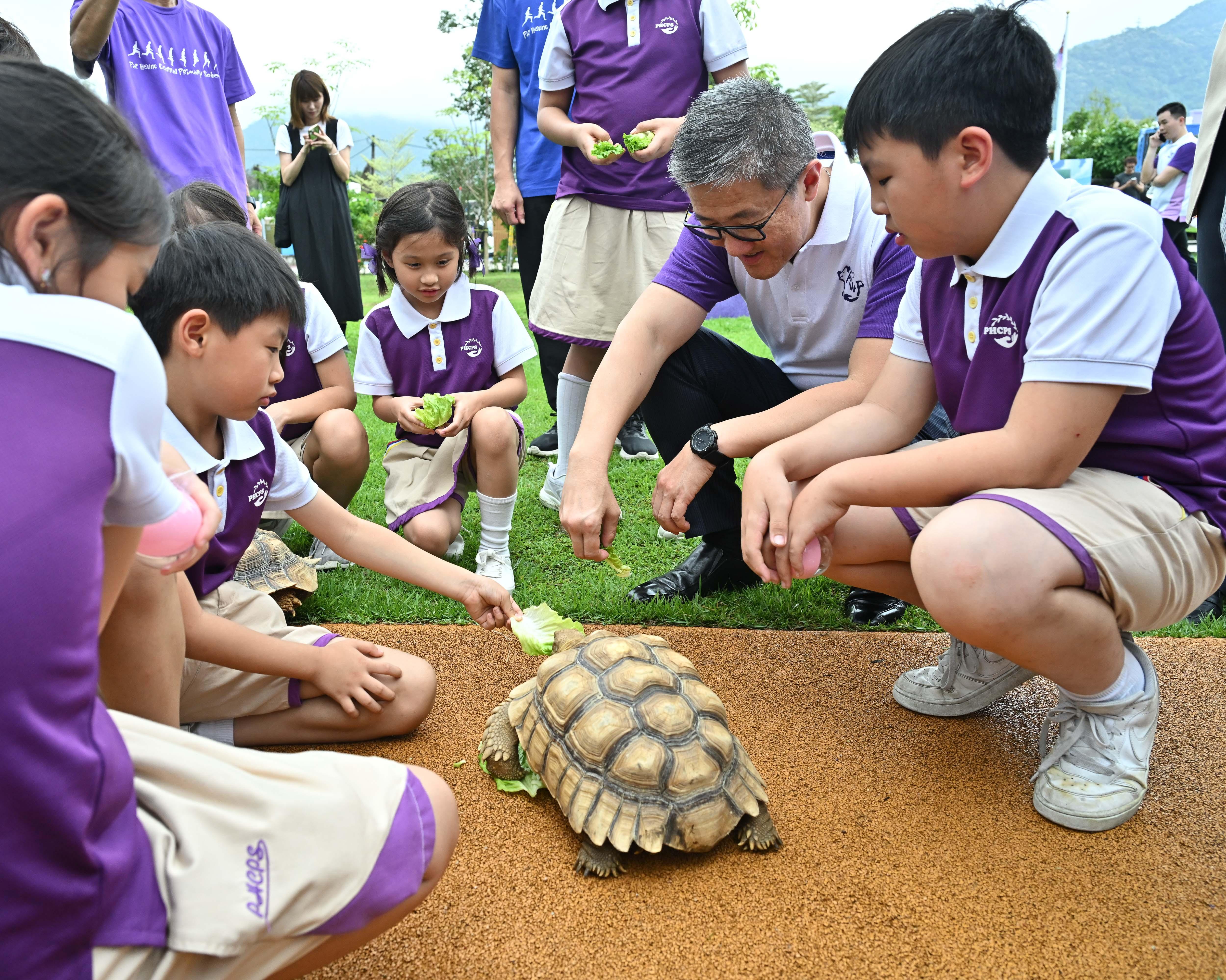 警方社區流動教室連續15天走訪各區和學校 傳遞愛護動物知識
