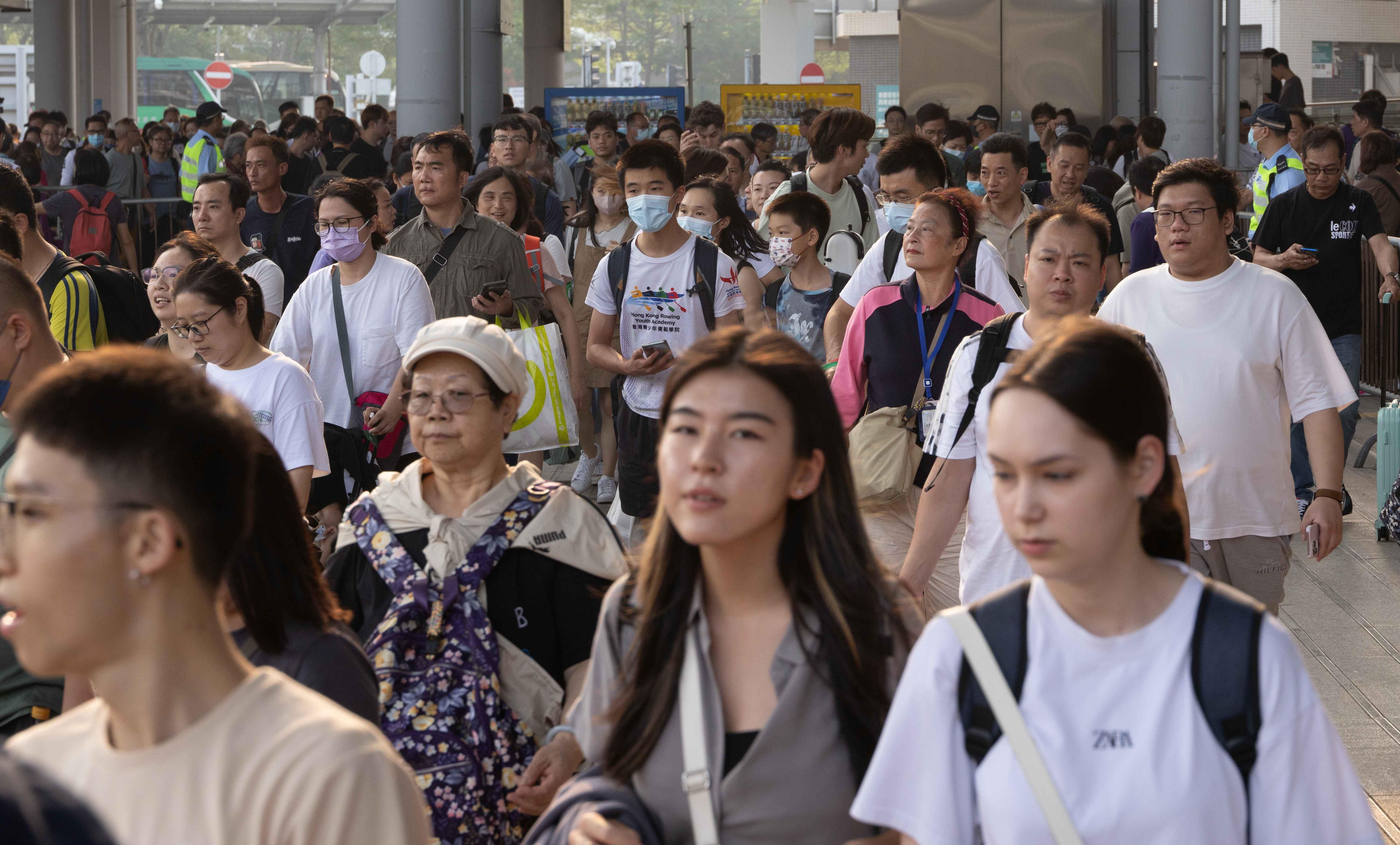 深圳灣 深圳灣口岸回港人潮