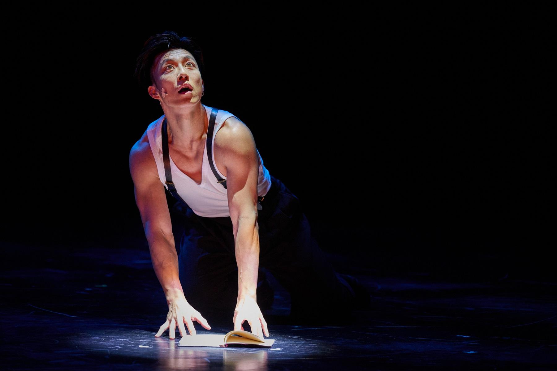 Lyman 香胤宅首個個人舞蹈劇場《Unspoken》。