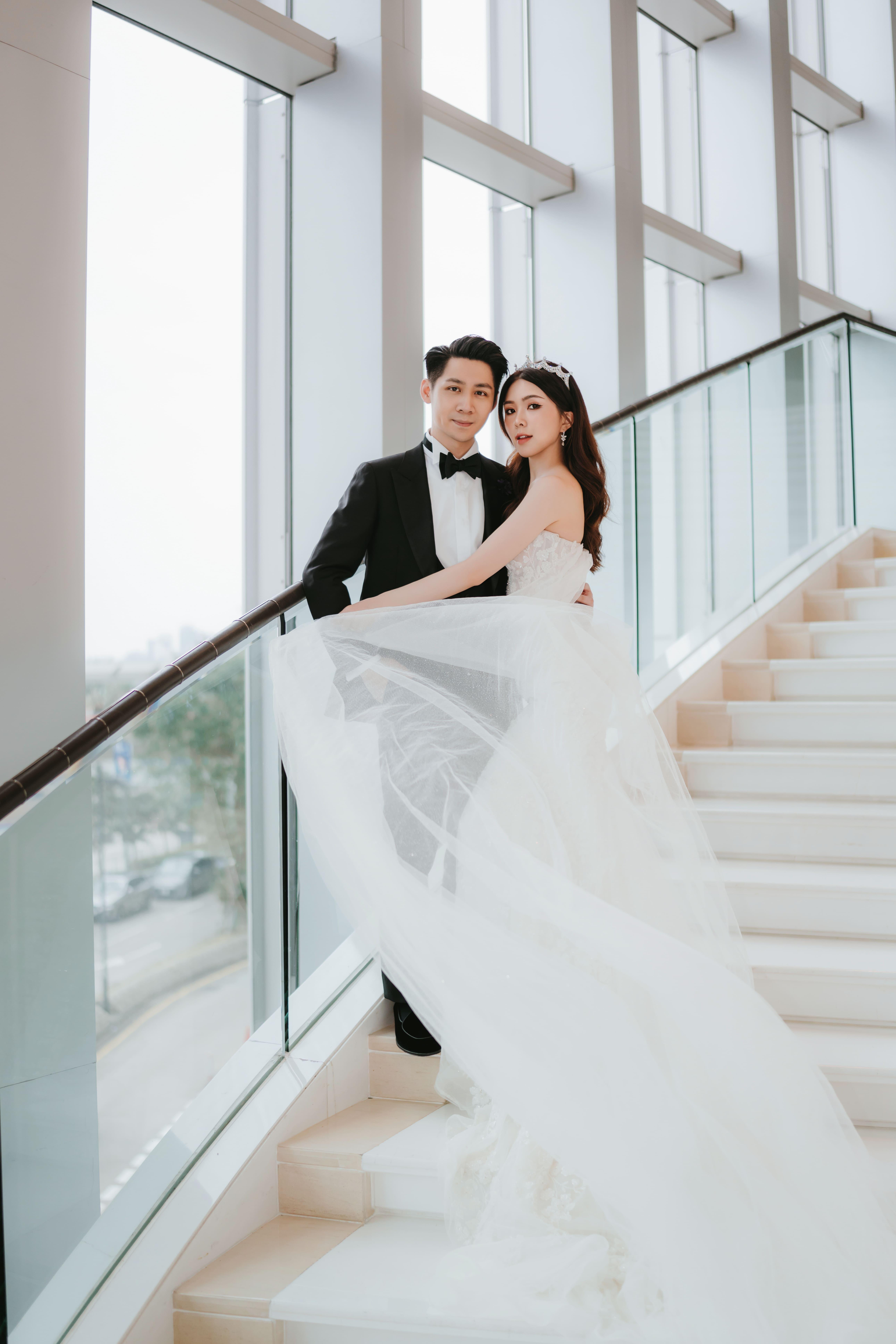 Krystal由參選港姐至今成為靚靚人妻,仍然保持白滑牛奶肌,仙氣過人!