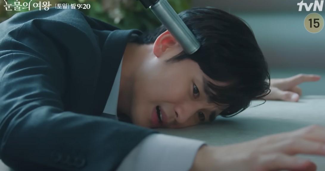 金秀賢被迫向老婆求饒。