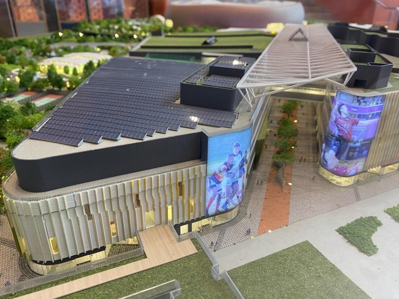 園區超過 10%的屋頂區域覆蓋太陽能板,用作提供熱水和電力,預期每年可減低 最少 1%的建築物能源使用量 ,能有效減少每年約一千公噸碳排放量,相等於來自種植 43,400 棵大樹的溫室氣體減排量。