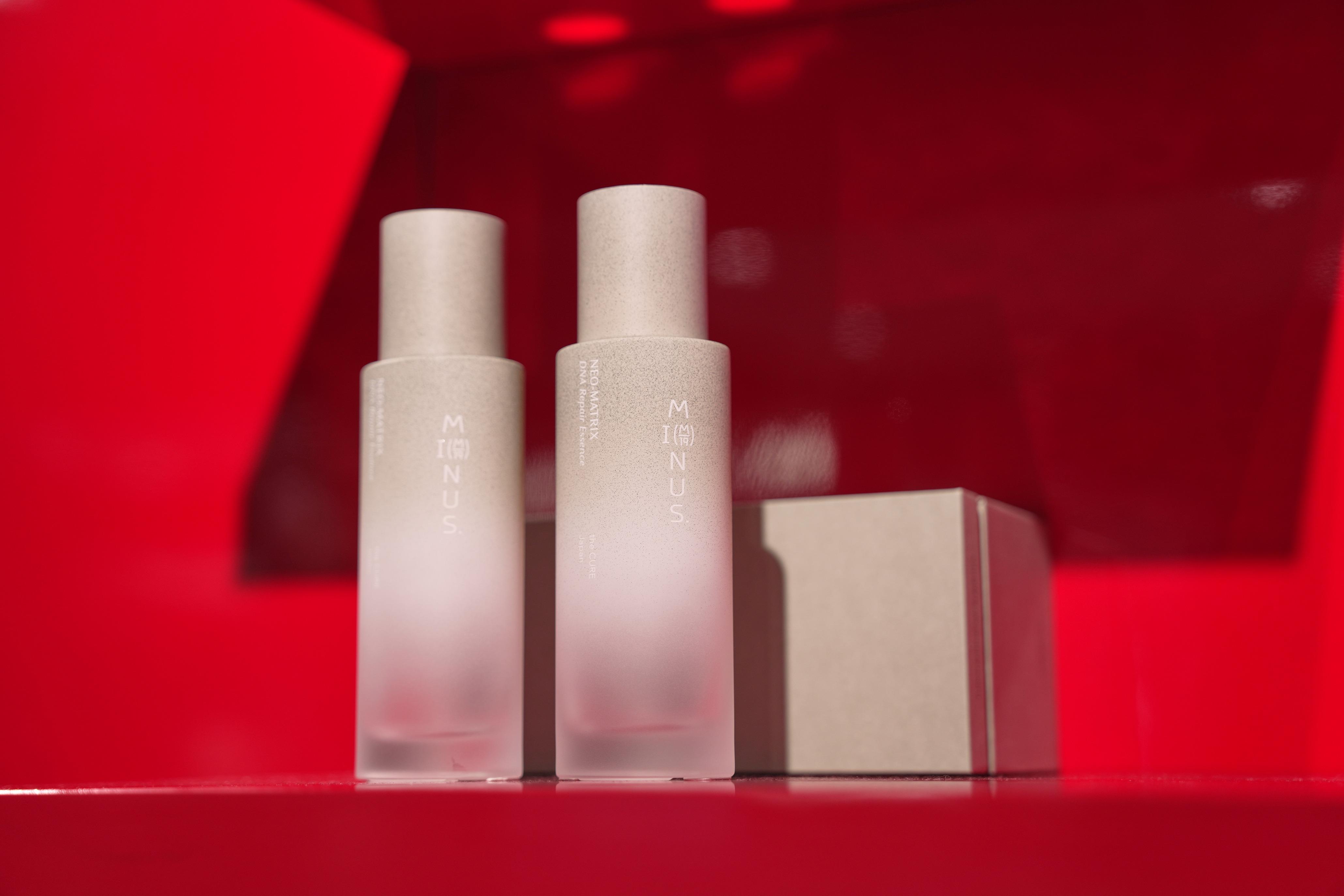 M19Minus首間門市展示品牌的面部及身體護理產品。